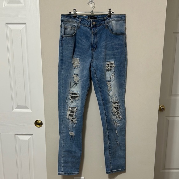 AMIRI - Picture 1 of 11